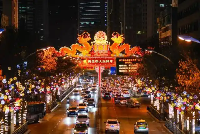 龙门彩灯